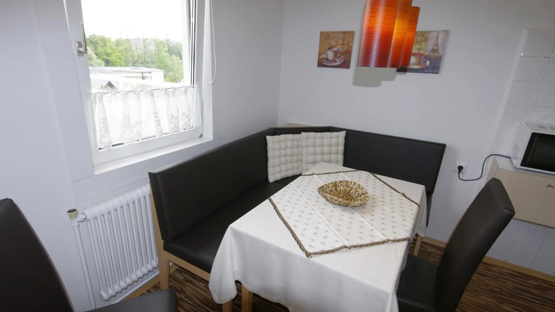Haus Apricum - Schoen Wohnen & Gratis Parken Vienna 0*,  Austria